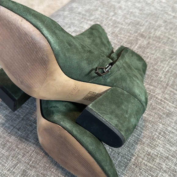 Botkier Women's green  Toe Suede Mid Heel Ankle Boot Bootie - Picture 10 of 11